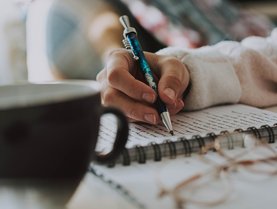 5 Mujeres poetas que lo están petando en Instagram